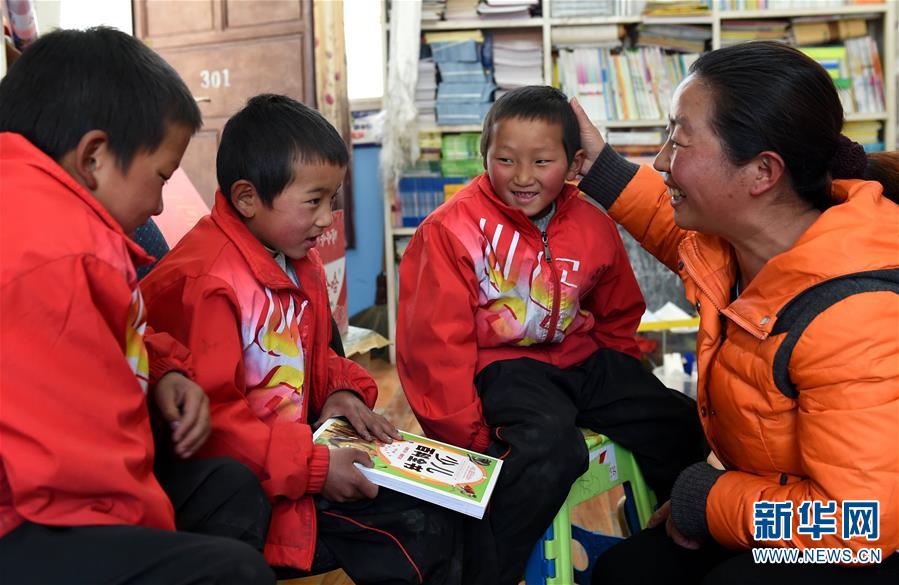 云南德欽藏族三胞胎兄弟的生活與夢想