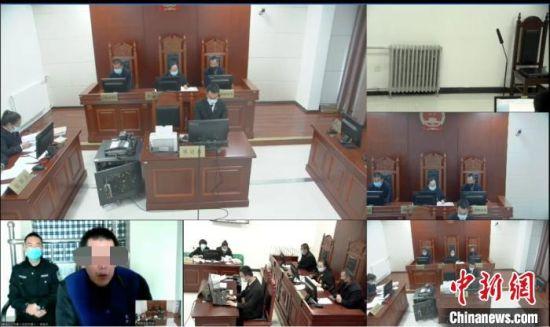  圖為李某莫以危險方法危害公共安全罪一案庭審直播現(xiàn)場。 截圖 　　