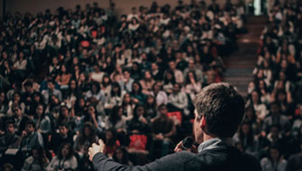 蘭州立正企業(yè)管理咨詢(xún)有限公司創(chuàng)辦于2007年，定位于提供各類(lèi)企業(yè)所需的咨詢(xún)和培訓(xùn)服務(wù)。

給予客戶(hù)高質(zhì)量的服務(wù)于高價(jià)值的回報(bào)，將自身打造成為“鷹的個(gè)人，雁的團(tuán)隊(duì)”的專(zhuān)業(yè)培訓(xùn)機(jī)構(gòu)。

公司基于對(duì)本土企業(yè)的深刻理解，以服務(wù)企業(yè)為宗旨，以專(zhuān)注、專(zhuān)業(yè)為向?qū)?，向企業(yè)提供具有針對(duì)性的培訓(xùn)。